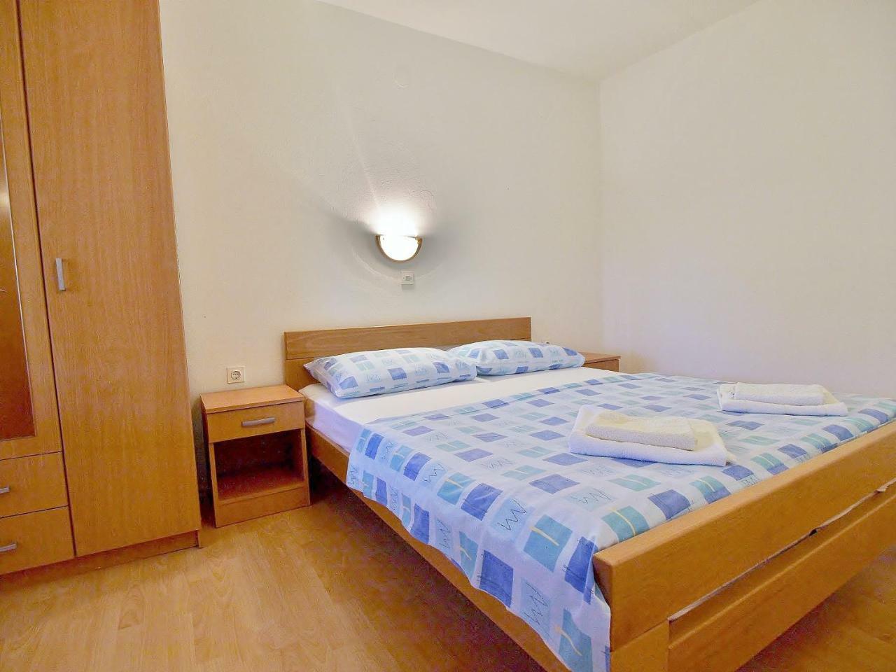 Feniks Apartmani Лопар Экстерьер фото